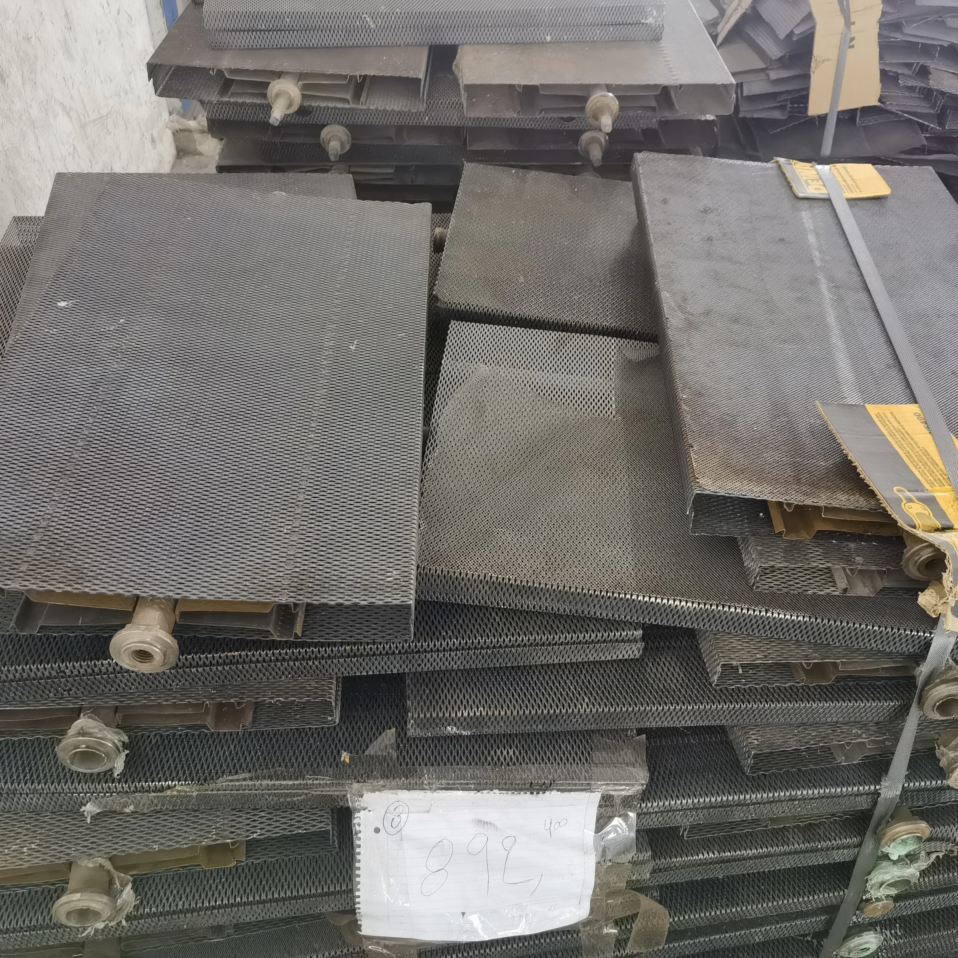 Ejemplos de electrodos de titanio reciclables