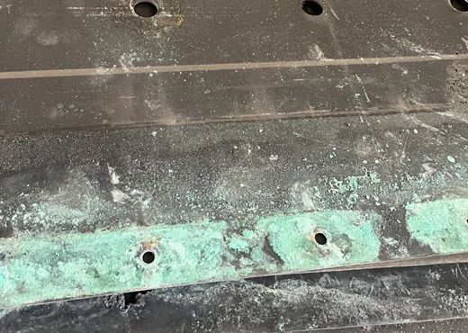 Reciclaje de placas de titanio para láminas grabadas